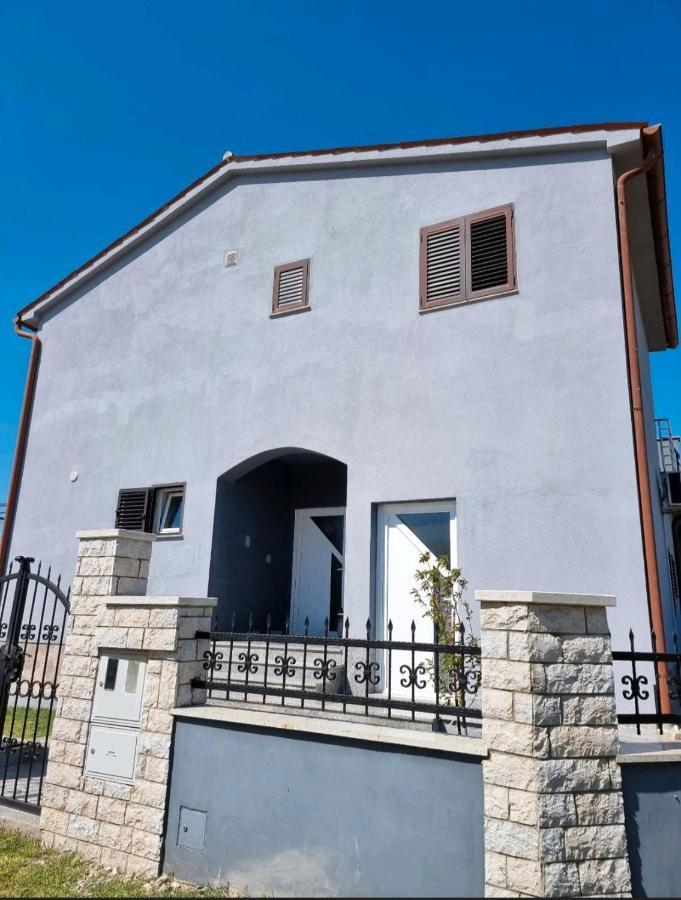 Ferienwohnung Frida Pula Exterior foto